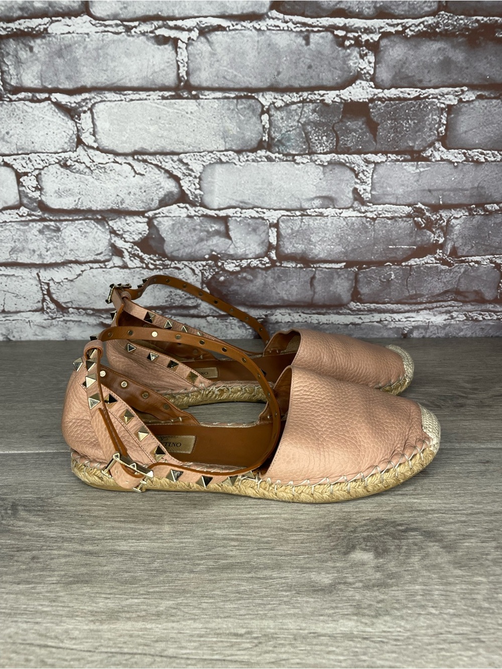 VALENTINO GARAVANI Rockstud Studded Wedge Espadrilles Sandals Women sz 38EU/7.5M